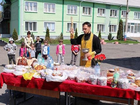 Освящение куличей в санатории "Дубравушка"