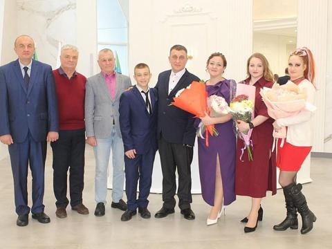 Поздравление семьи Куликовых Сергея и Татьяны в Корочанском Отделе ЗАГС