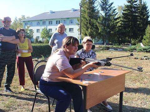 Спортивные соревнования для отдыхающих "Меткий стрелок" фото 1