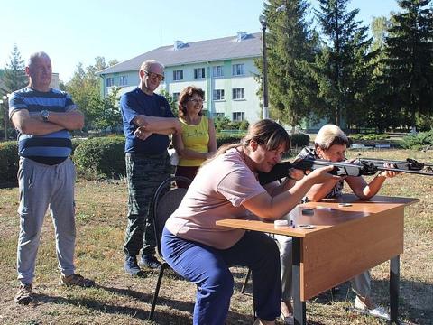 Спортивные соревнования для отдыхающих "Меткий стрелок" фото 4